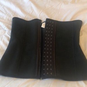 Size small black waist trainer- never worn